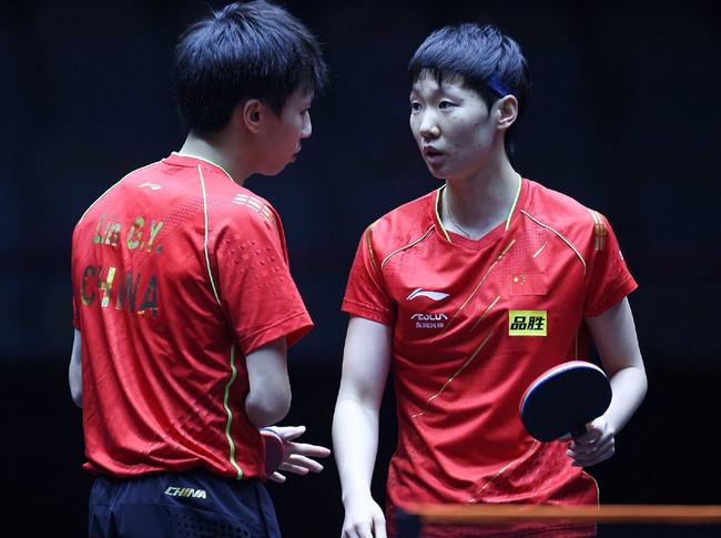 刻引发了球 刻引发了球